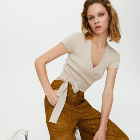 Aritzia (Little Moon) - Prunella Tie up Crop Top (Beige) - Picture 2 of 5